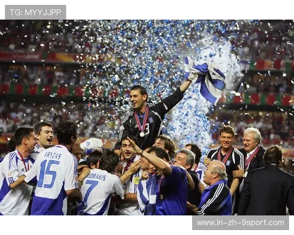 塞维利亚—路易斯·穆里尔头球制胜